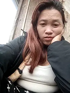 miumiu 00 online show from 10/27/25, 09:24