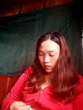 miumiu 00 online show from 12/05/25, 04:10