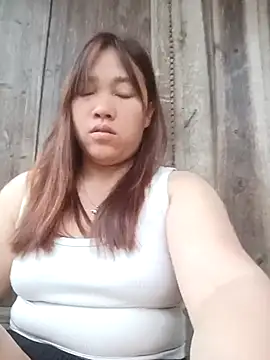 miumiu 00 online show from 04/19/26, 10:56