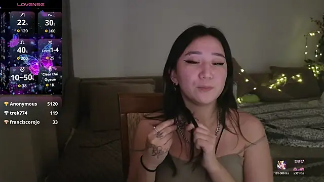 Snapshot of EvaDior13 chatting on 10/21/25, 03:57 EvaDior13 online show from 10/21/25, 03:57