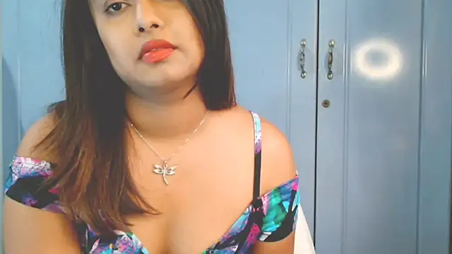 Snapshot of Indian_GlowingMiax chatting on 09/21/25, 02:40 Indian GlowingMiax online show from 09/21/25, 02:40