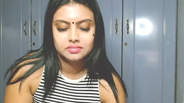 Snapshot of Indian_GlowingMiax chatting on 10/05/25, 07:01 Indian GlowingMiax online show from 10/05/25, 07:01