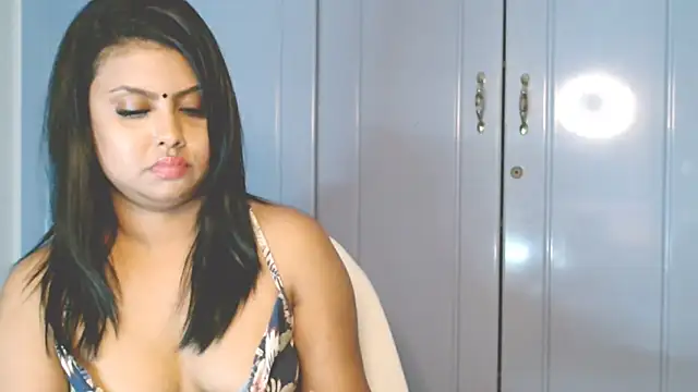 Snapshot of Indian_GlowingMiax chatting on 10/12/25, 04:50 Indian GlowingMiax online show from 10/12/25, 04:50