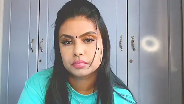 Snapshot of Indian_GlowingMiax chatting on 10/14/25, 12:06 Indian GlowingMiax online show from 10/14/25, 12:06