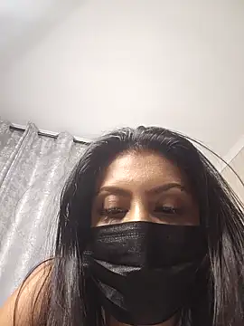 Indian GlowingMiax online show from 04/23/26, 12:29