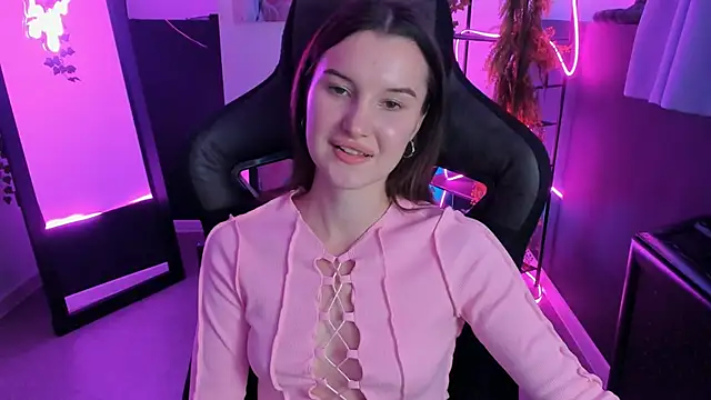 AgataWillis online show from 10/13/25, 01:22