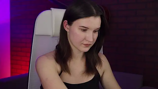 AgataWillis online show from 10/23/25, 11:42