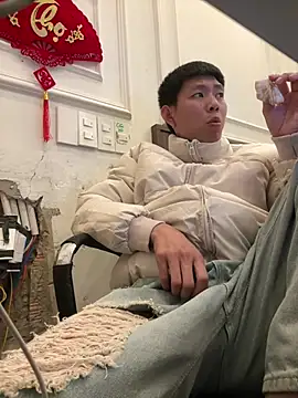 linh21107 online show from 04/22/26, 01:34