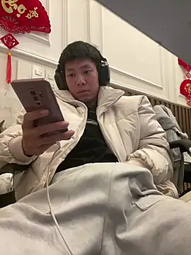 linh21107 online show from 04/23/26, 01:57