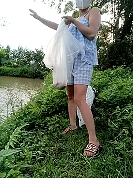 Snapshot of linda_bae00 chatting on 06/22/26, 11:35 linda bae00 online show from 06/22/26, 11:35