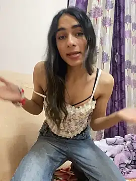 Snapshot of kaylee_demm chatting on 02/03/26, 07:52 kaylee demm online show from 02/03/26, 07:52