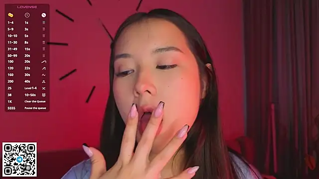 Snapshot of AlberthaEscue chatting on 10/23/25, 04:12 AlberthaEscue online show from 10/23/25, 04:12