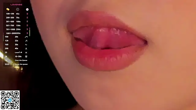 Snapshot of AlberthaEscue chatting on 11/26/25, 04:24 AlberthaEscue online show from 11/26/25, 04:24