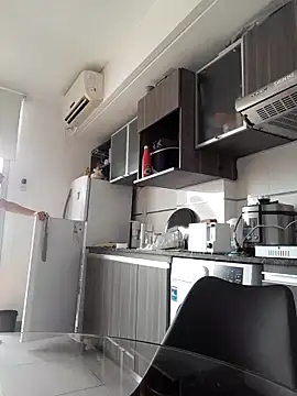 Danielaeliana online show from 11/27/25, 12:18