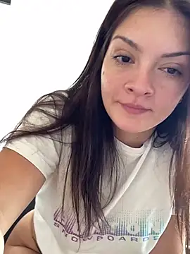 Danielaeliana online show from 04/22/26, 01:12