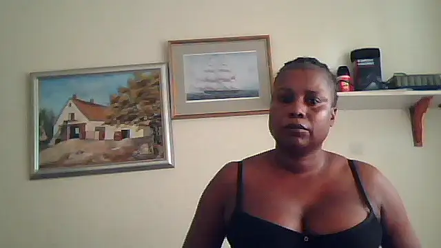 Snapshot of Missparis chatting on 09/21/25, 10:28 Missparis online show from 09/21/25, 10:28