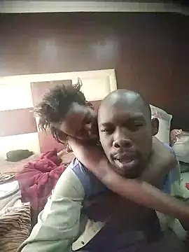 Snapshot of TinnyVsGiant chatting on 12/04/25, 09:29 TinnyVsGiant online show from 12/04/25, 09:29