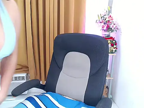 miss ashly  online show from 11/06/25, 11:11