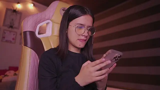 Lana Dreams  online show from 10/29/25, 11:17