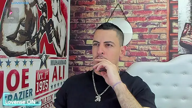 Snapshot of scotty_musicc chatting on 10/01/25, 11:00 scotty musicc online show from 10/01/25, 11:00