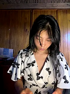 EmLy02 online show from 09/27/25, 03:44