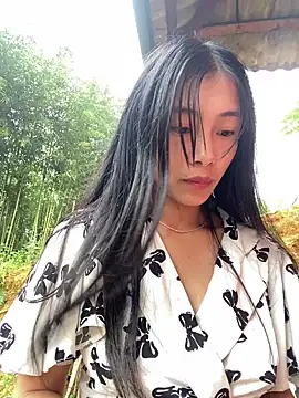 EmLy02 online show from 10/20/25, 01:06