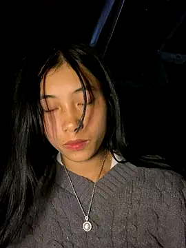 EmLy02 online show from 11/03/25, 12:06