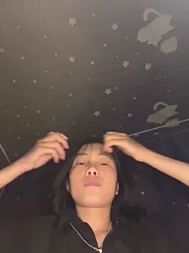 EmLy02 online show from 04/24/26, 12:51