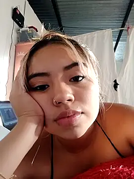 Emily  Hott online show from 11/02/25, 09:39