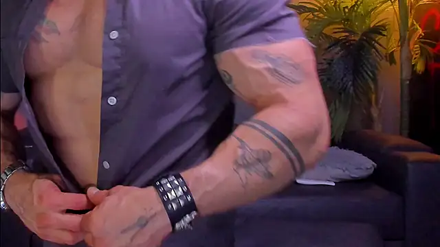 Snapshot of dennis_cox1 chatting on 11/09/25, 06:12 dennis cox1 online show from 11/09/25, 06:12