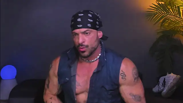 Snapshot of dennis_cox1 chatting on 11/20/25, 09:09 dennis cox1 online show from 11/20/25, 09:09