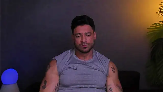 Snapshot of dennis_cox1 chatting on 11/27/25, 03:30 dennis cox1 online show from 11/27/25, 03:30