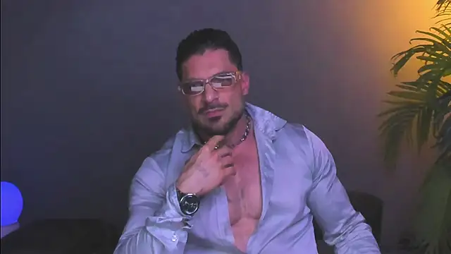 Snapshot of dennis_cox1 chatting on 12/01/25, 06:29 dennis cox1 online show from 12/01/25, 06:29