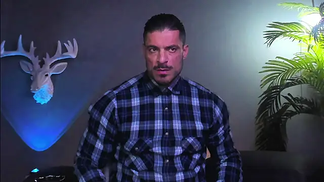 Snapshot of dennis_cox1 chatting on 12/19/25, 07:59 dennis cox1 online show from 12/19/25, 07:59