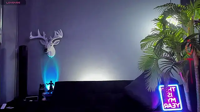 Snapshot of dennis_cox1 chatting on 01/08/26, 10:28 dennis cox1 online show from 01/08/26, 10:28