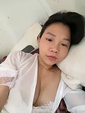 Snapshot of Miumieu chatting on 10/10/25, 06:01 Miumieu online show from 10/10/25, 06:01