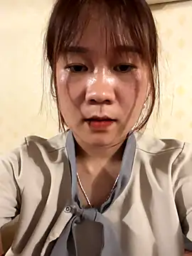 Snapshot of qinejr37 chatting on 09/15/25, 04:45 qinejr37 online show from 09/15/25, 04:45