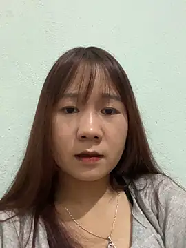 Snapshot of qinejr37 chatting on 10/05/25, 11:08 qinejr37 online show from 10/05/25, 11:08