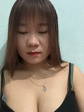 Snapshot of qinejr37 chatting on 11/07/25, 12:54 qinejr37 online show from 11/07/25, 12:54