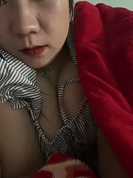 Snapshot of qinejr37 chatting on 11/23/25, 01:55 qinejr37 online show from 11/23/25, 01:55