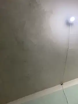 Snapshot of qinejr37 chatting on 11/25/25, 02:11 qinejr37 online show from 11/25/25, 02:11