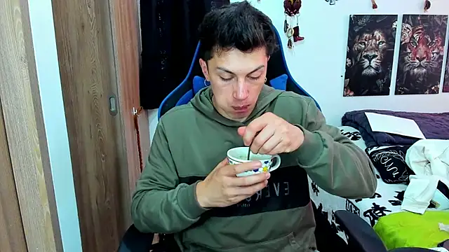 javiersexymann online show from 02/18/25, 08:36