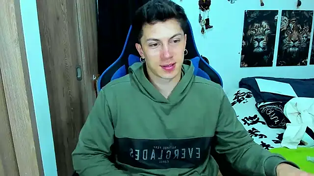 javiersexymann online show from 02/18/25, 11:41