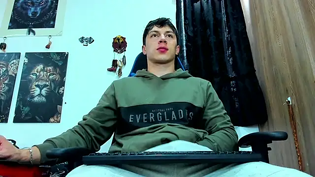 javiersexymann online show from 03/06/25, 06:26