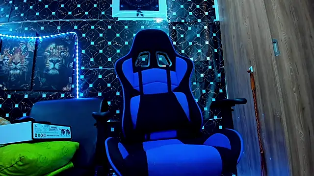 javiersexymann online show from 09/24/25, 10:02