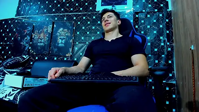 javiersexymann online show from 10/13/25, 10:32