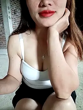 Snapshot of Findongg chatting on 09/10/25, 08:47 Findongg online show from 09/10/25, 08:47