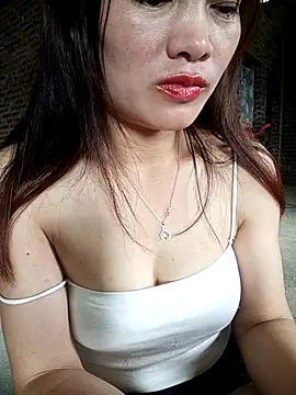 Snapshot of Findongg chatting on 09/24/25, 02:04 Findongg online show from 09/24/25, 02:04