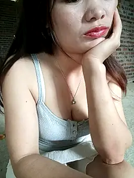 Snapshot of Findongg chatting on 09/25/25, 03:21 Findongg online show from 09/25/25, 03:21