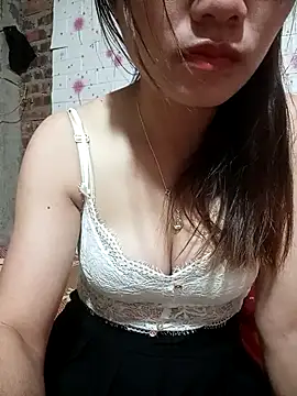 Snapshot of Findongg chatting on 10/01/25, 11:00 Findongg online show from 10/01/25, 11:00